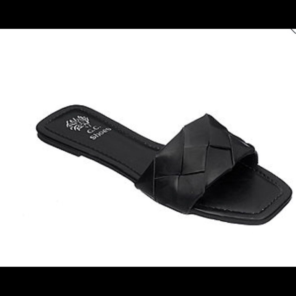 GC Shoes Womens Claudine Flat Sandals